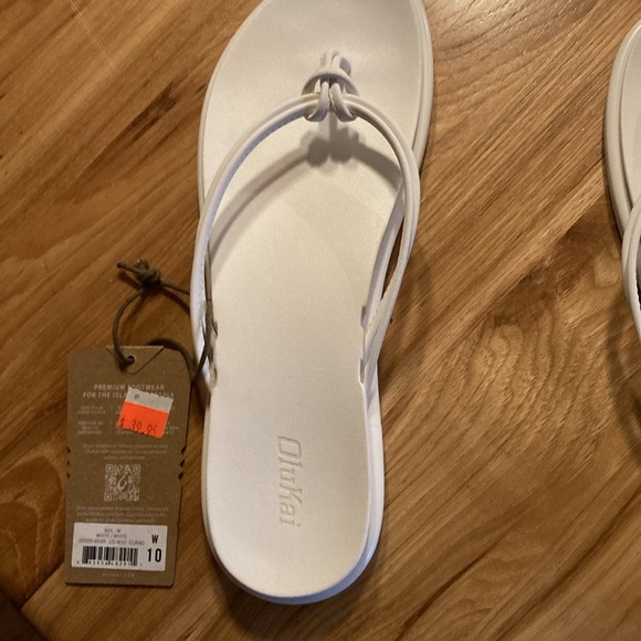 NWT Olukai Women’s White Aka Beach Sandal, Size 10 - Picture 10 of 14